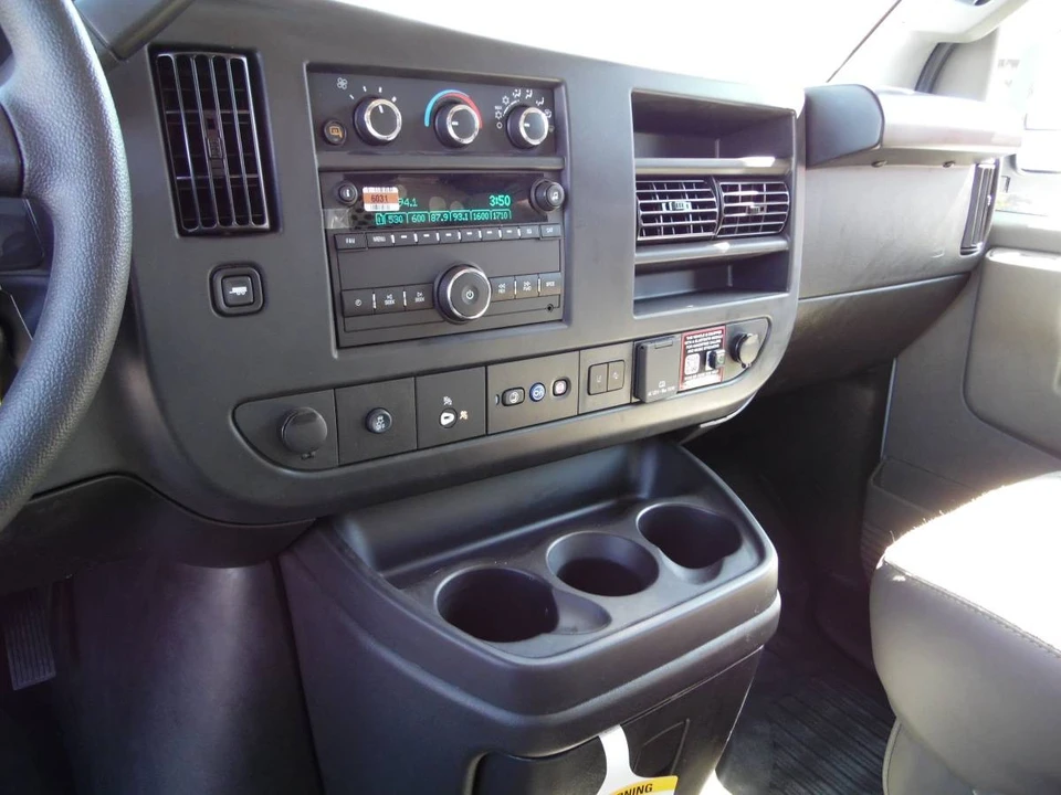 2025 Chevrolet Express - Image 19 of 21
