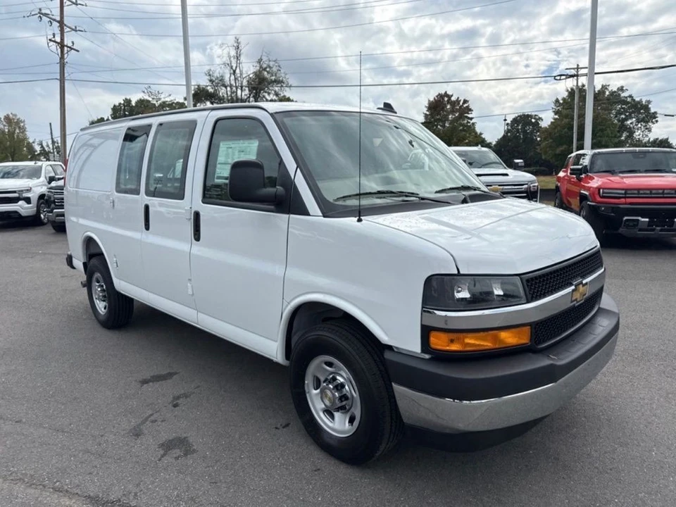 2025 Chevrolet Express - Image 7 of 12