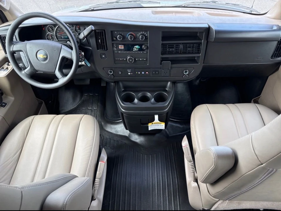 2025 Chevrolet Express - Image 11 of 12