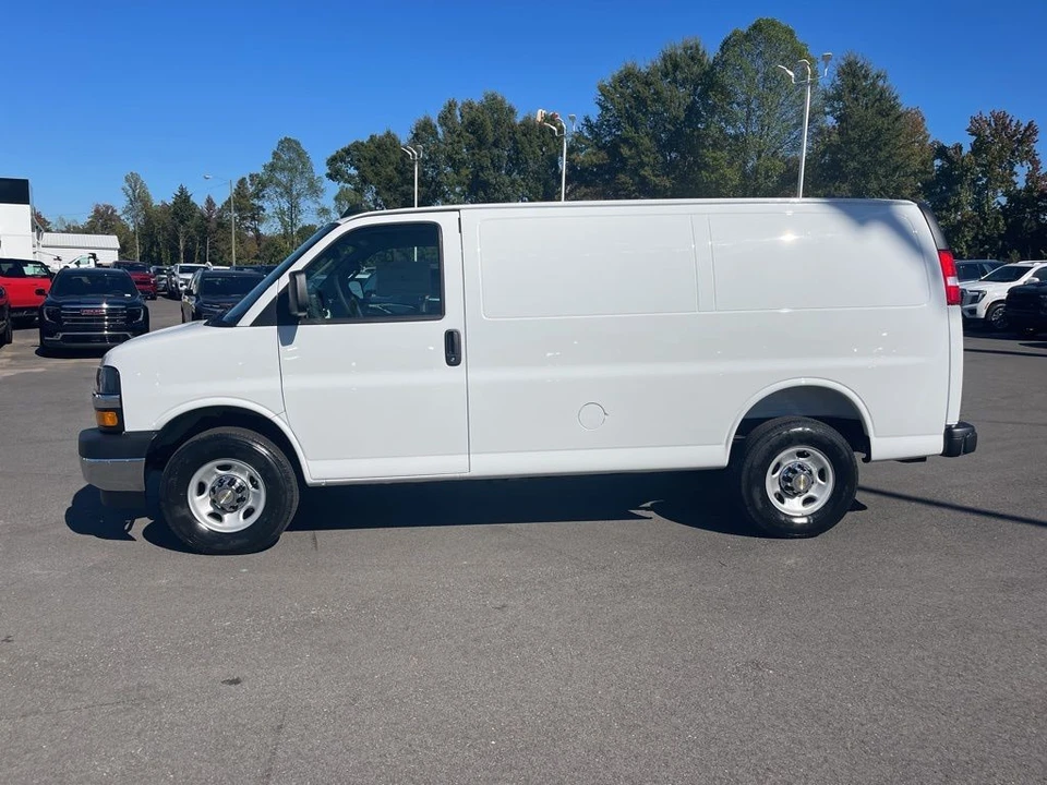 2025 Chevrolet Express - Image 2 of 12