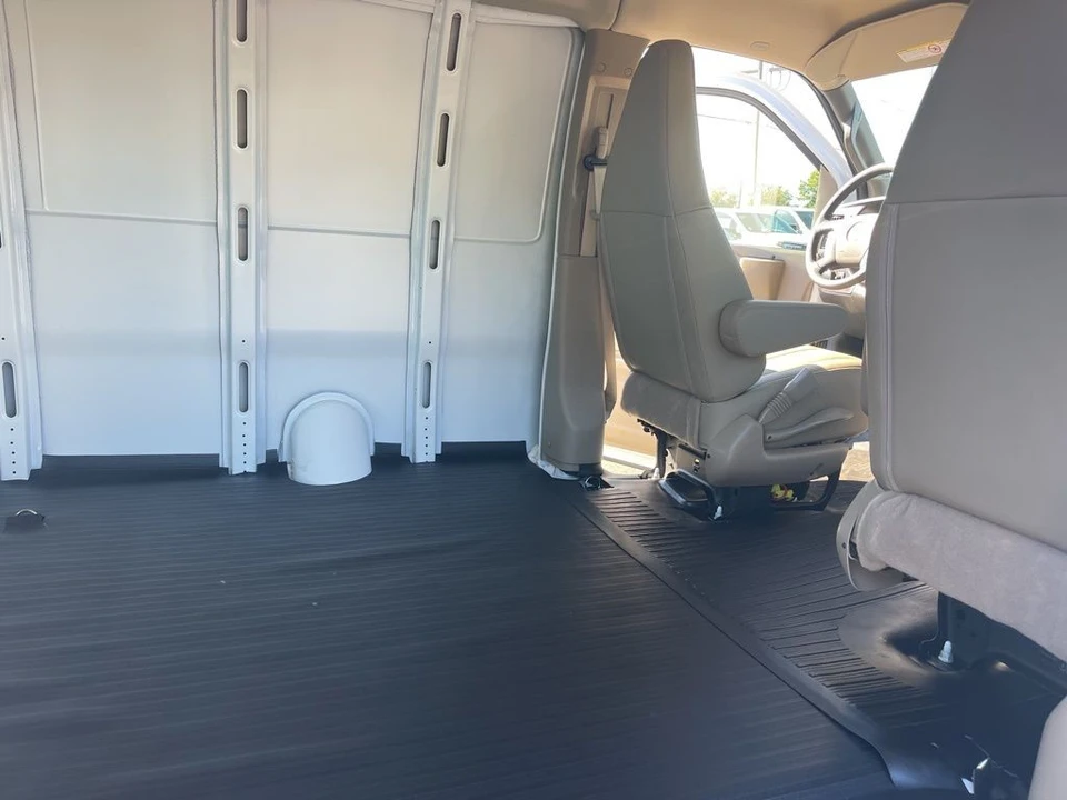 2025 Chevrolet Express - Image 11 of 12