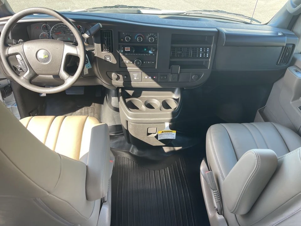 2025 Chevrolet Express - Image 12 of 12
