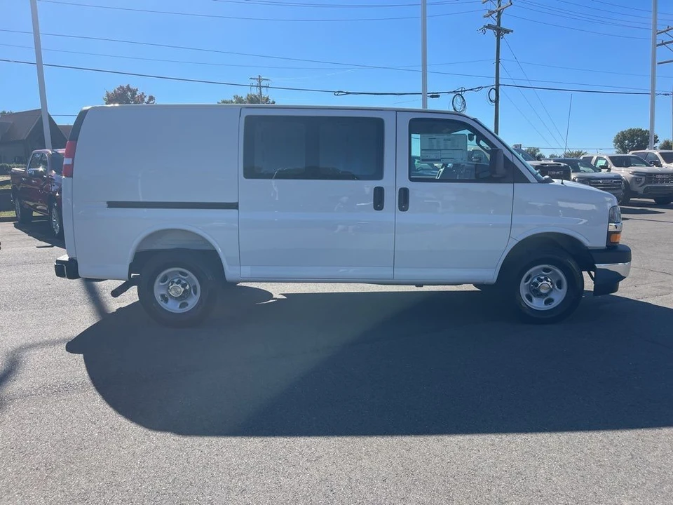 2025 Chevrolet Express - Image 6 of 12
