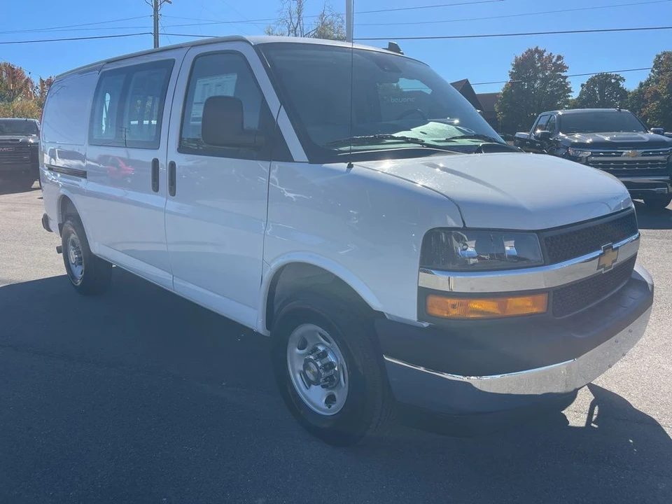 2025 Chevrolet Express - Image 7 of 12