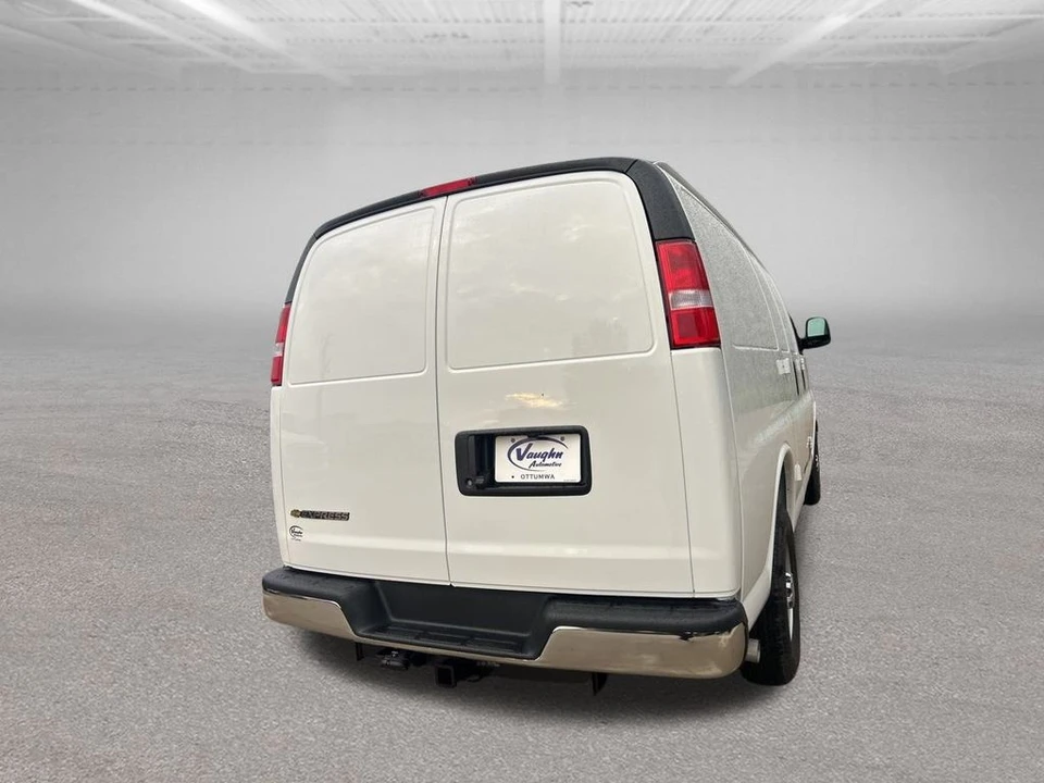 2025 Chevrolet Express - Image 9 of 12