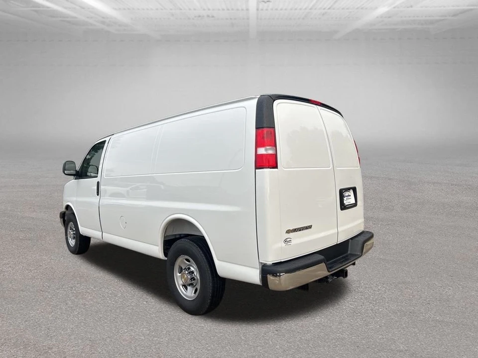 2025 Chevrolet Express - Image 6 of 12