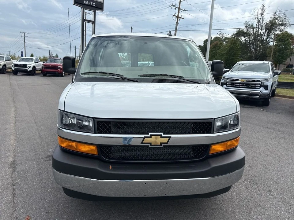 2025 Chevrolet Express - Image 8 of 12