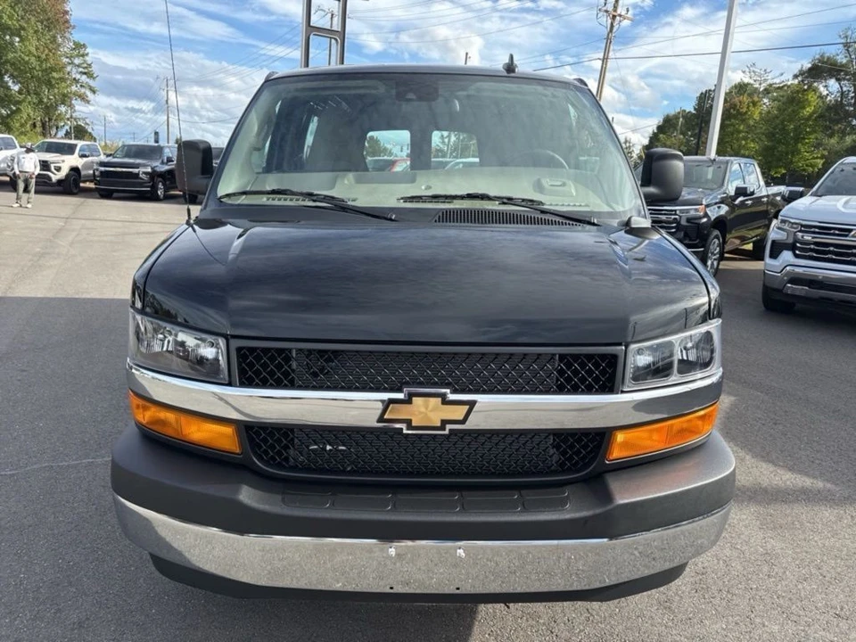 2025 Chevrolet Express - Image 8 of 12