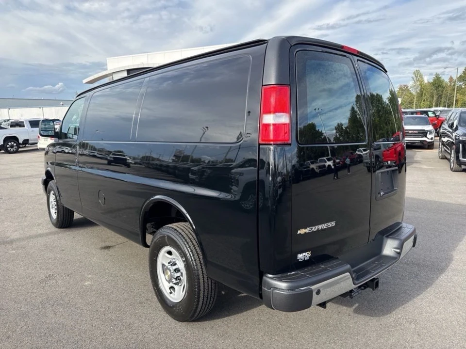 2025 Chevrolet Express - Image 3 of 12