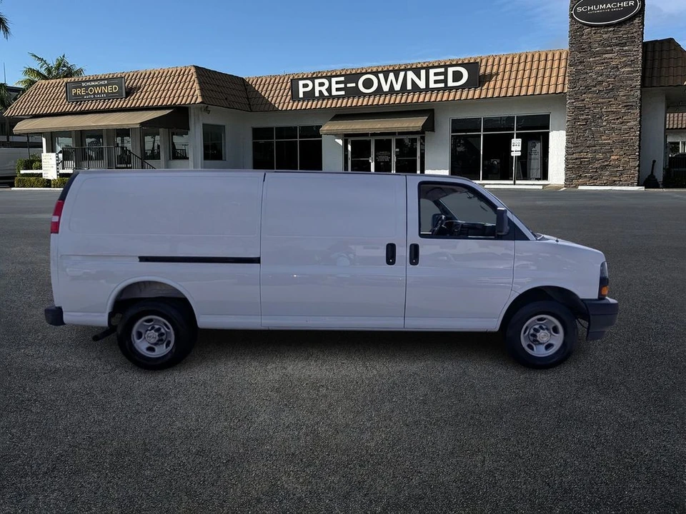 2025 Chevrolet Express - Image 8 of 21