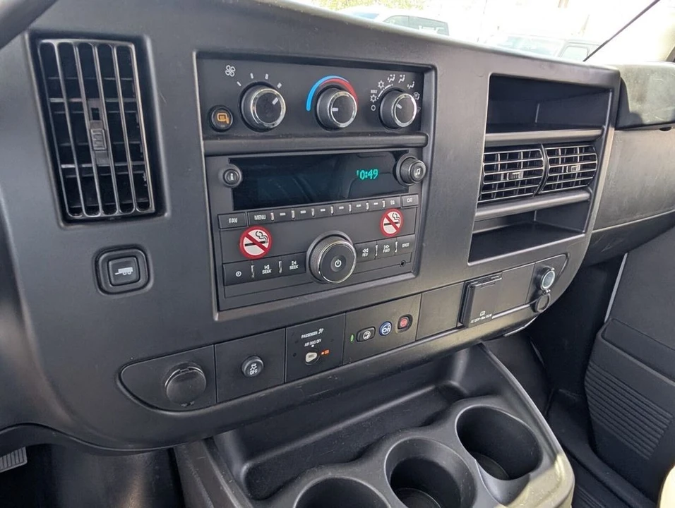 2025 Chevrolet Express - Image 18 of 21