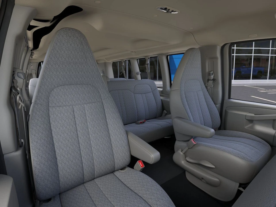 2025 Chevrolet Express - Image 16 of 21