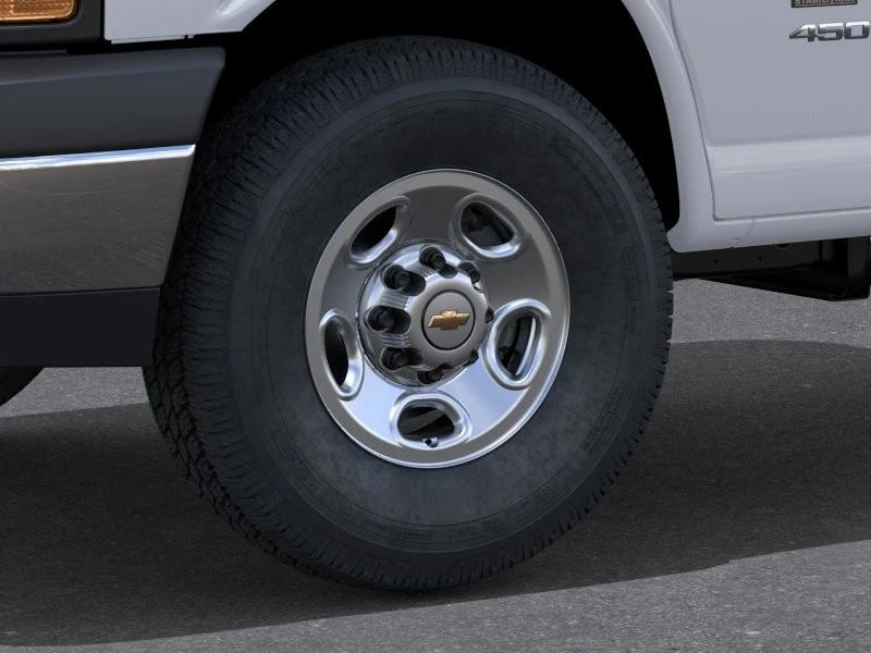 2025 Chevrolet Express - Image 9 of 21