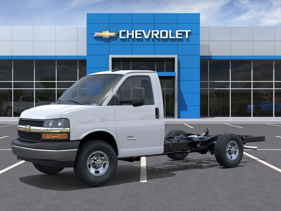 2025 Chevrolet Express - Image 2 of 21