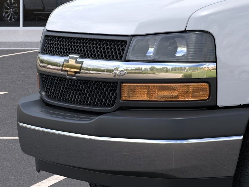 2025 Chevrolet Express - Image 13 of 21