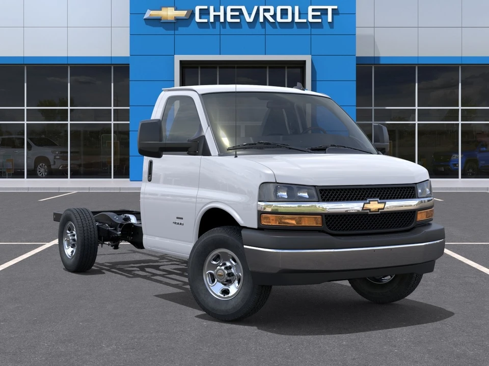 2025 Chevrolet Express - Image 7 of 21
