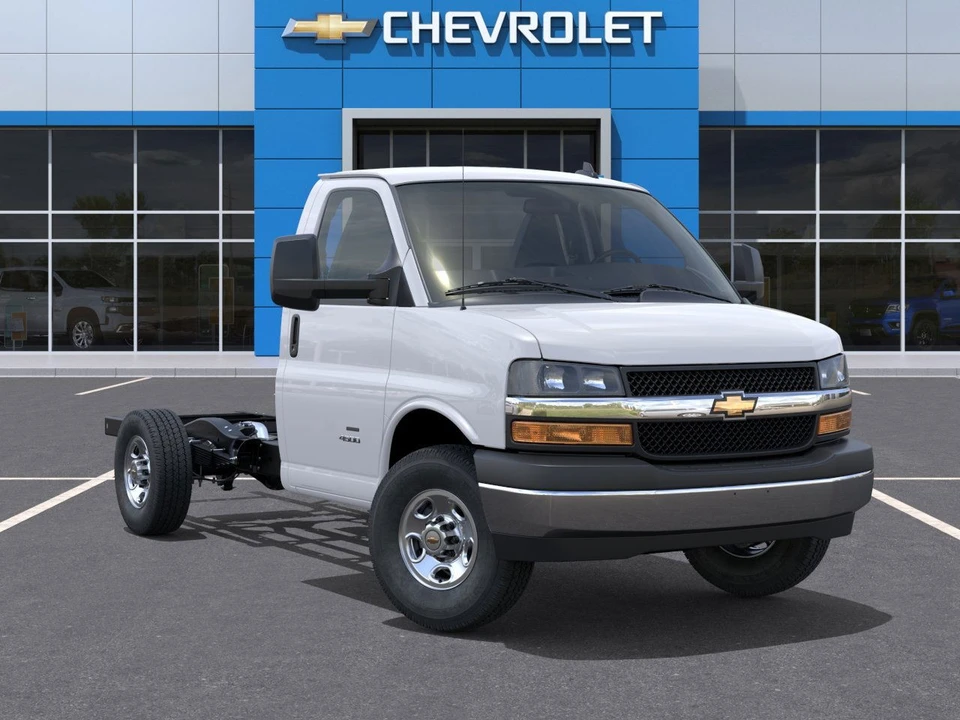 2025 Chevrolet Express - Image 7 of 21