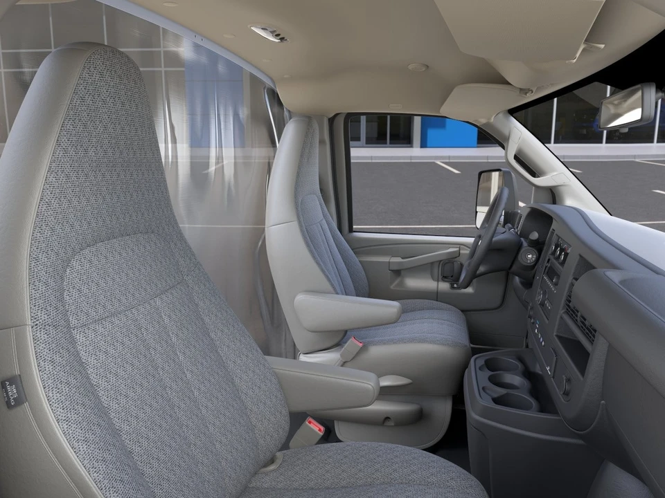 2025 Chevrolet Express - Image 17 of 21