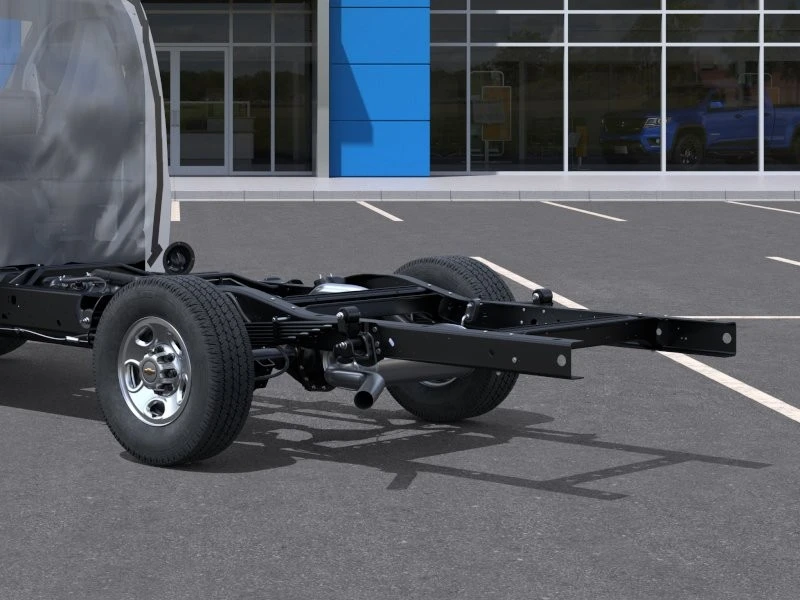 2025 Chevrolet Express - Image 11 of 21