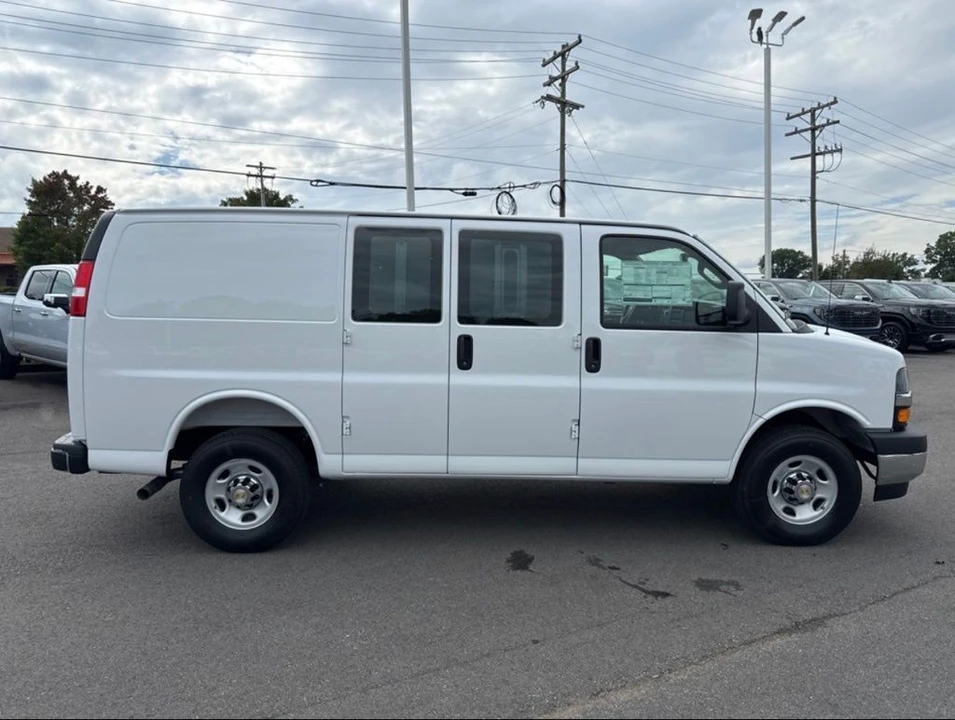 2025 Chevrolet Express - Image 6 of 12