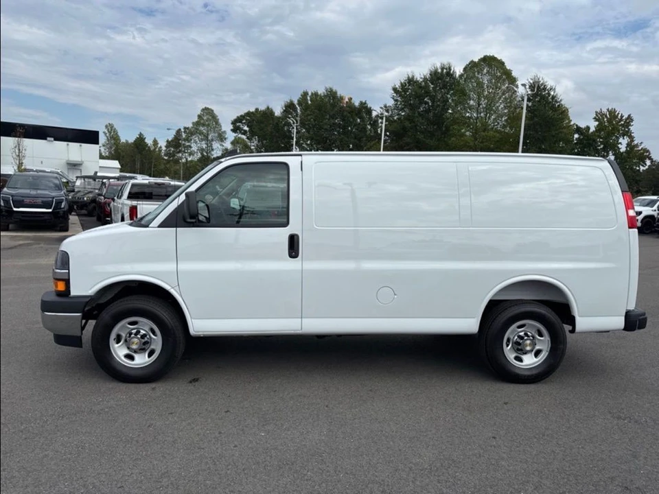 2025 Chevrolet Express - Image 2 of 12