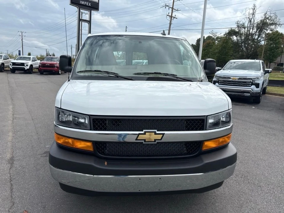 2025 Chevrolet Express - Image 8 of 12