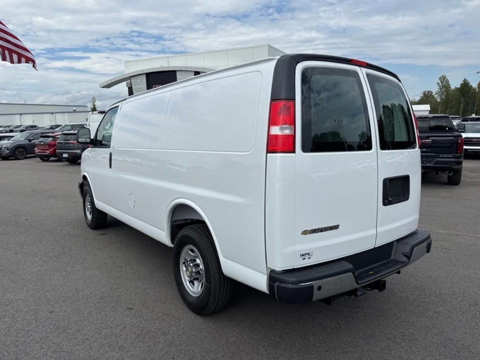 2025 Chevrolet Express - Image 3 of 12