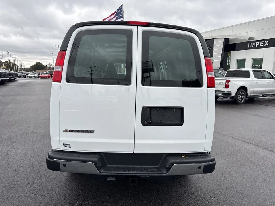 2025 Chevrolet Express - Image 4 of 12