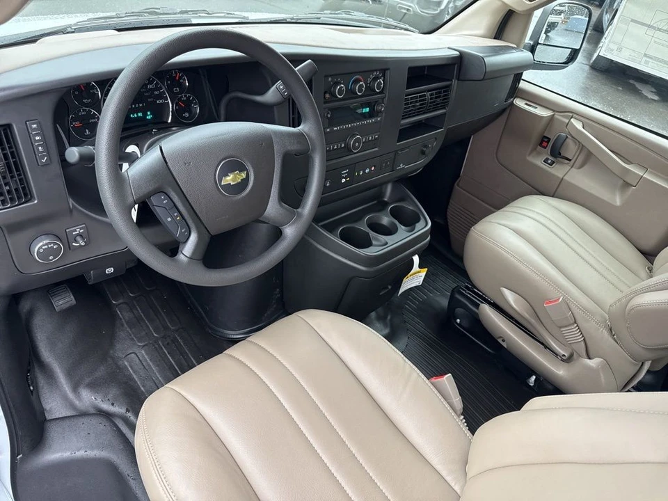 2025 Chevrolet Express - Image 10 of 12