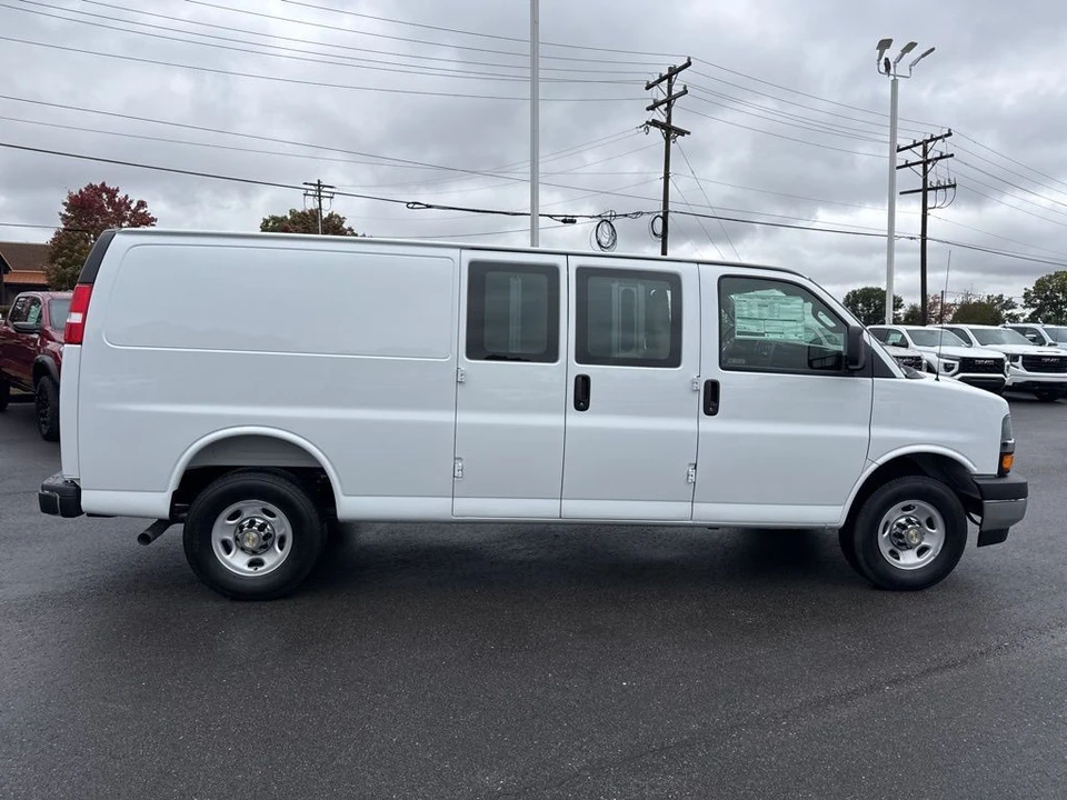 2025 Chevrolet Express - Image 6 of 12