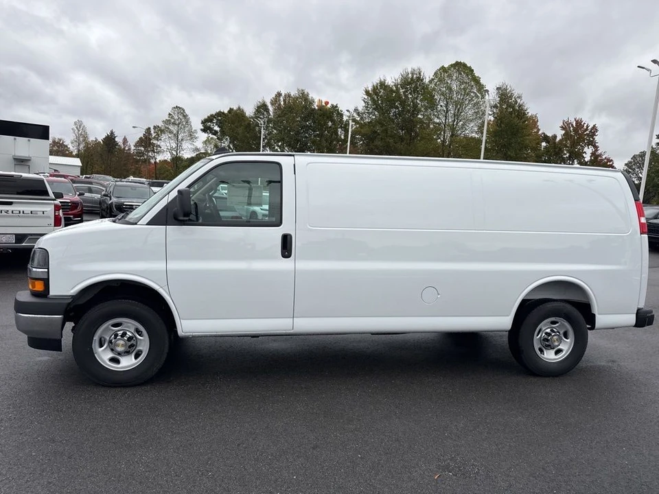 2025 Chevrolet Express - Image 2 of 12