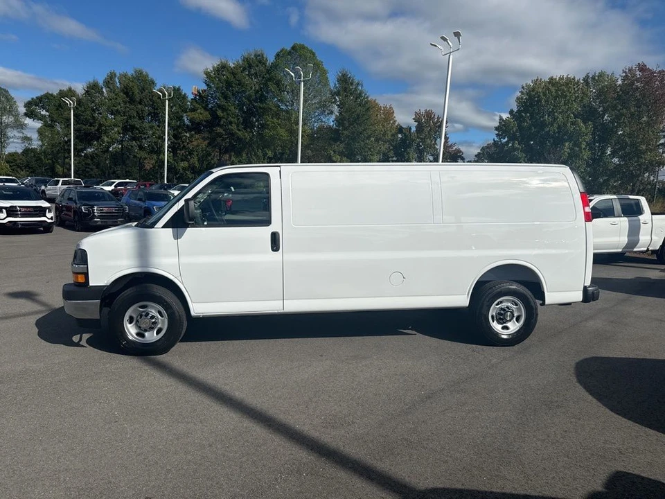 2025 Chevrolet Express - Image 2 of 12
