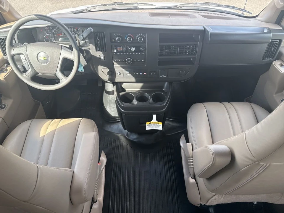 2025 Chevrolet Express - Image 11 of 12