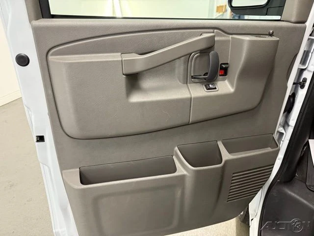 2025 Chevrolet Express - Image 12 of 12