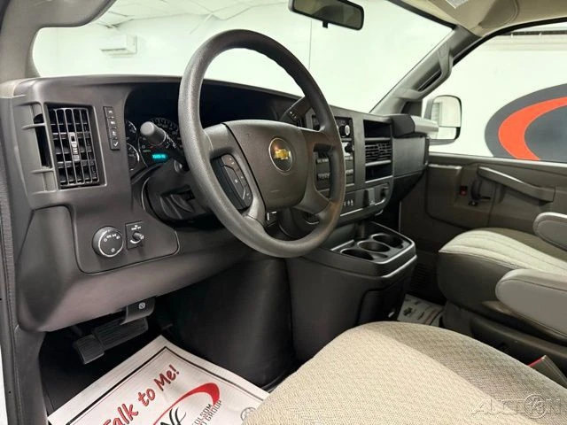 2025 Chevrolet Express - Image 11 of 12