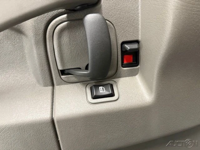 2025 Chevrolet Express - Image 13 of 19