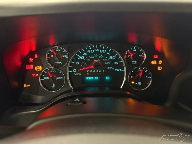 2025 Chevrolet Express - Image 17 of 19