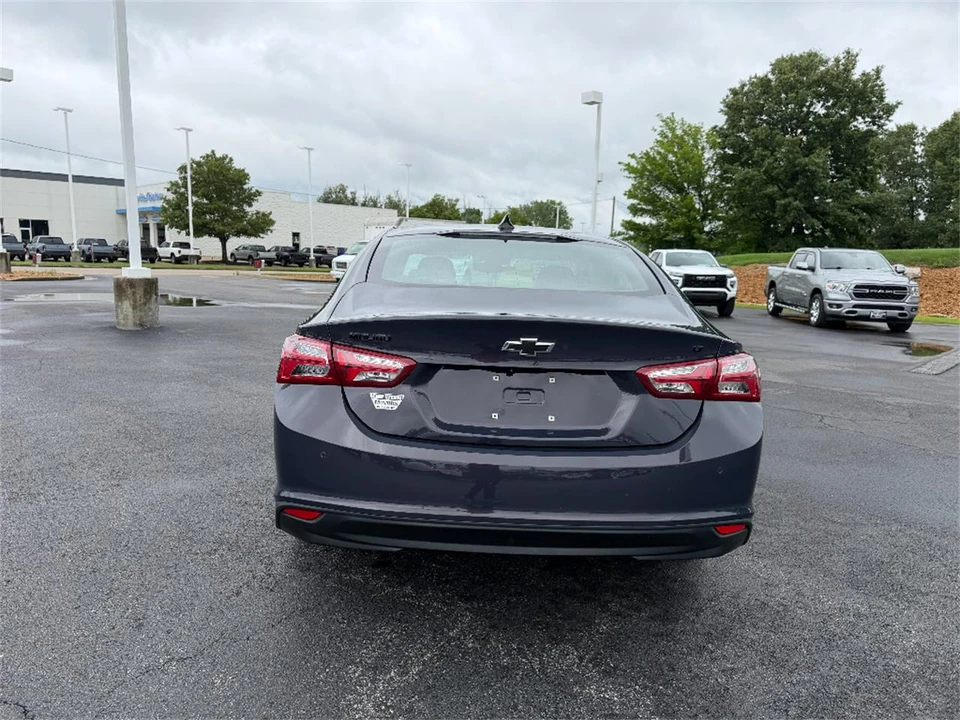 2025 Chevrolet Malibu - Image 12 of 31