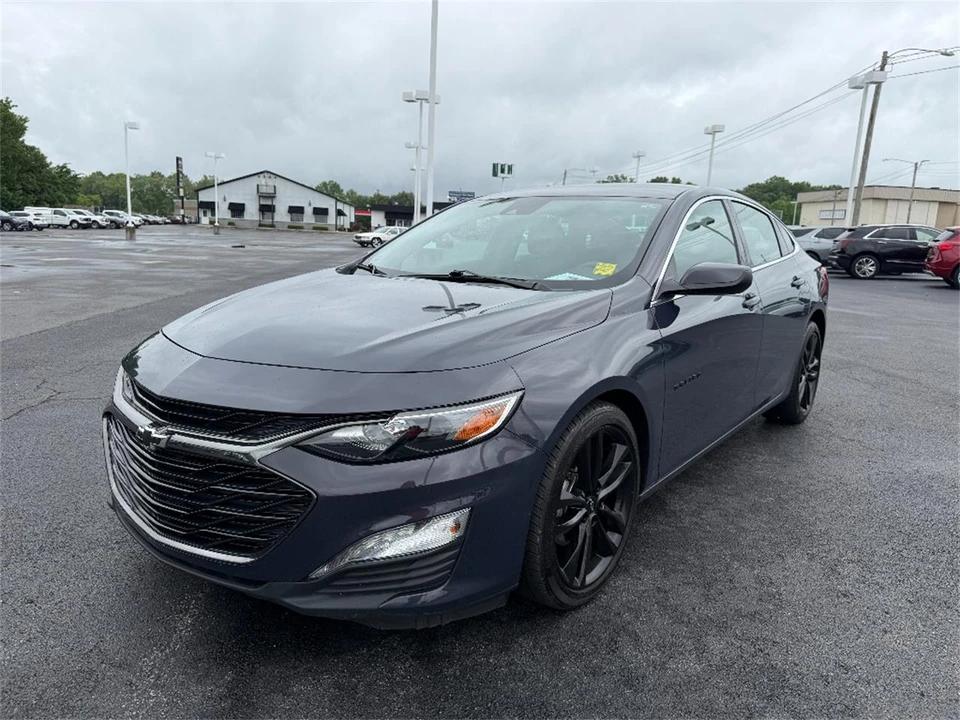 2025 Chevrolet Malibu - Image 9 of 31