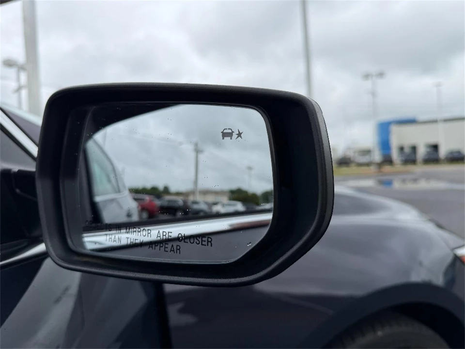 2025 Chevrolet Malibu - Image 20 of 31