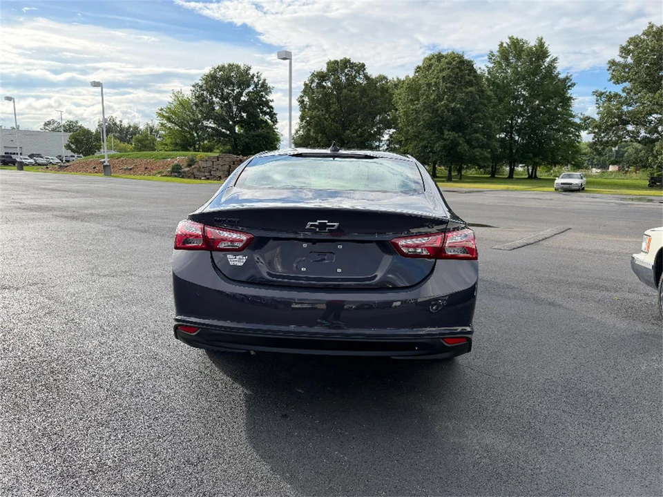 2025 Chevrolet Malibu - Image 5 of 31