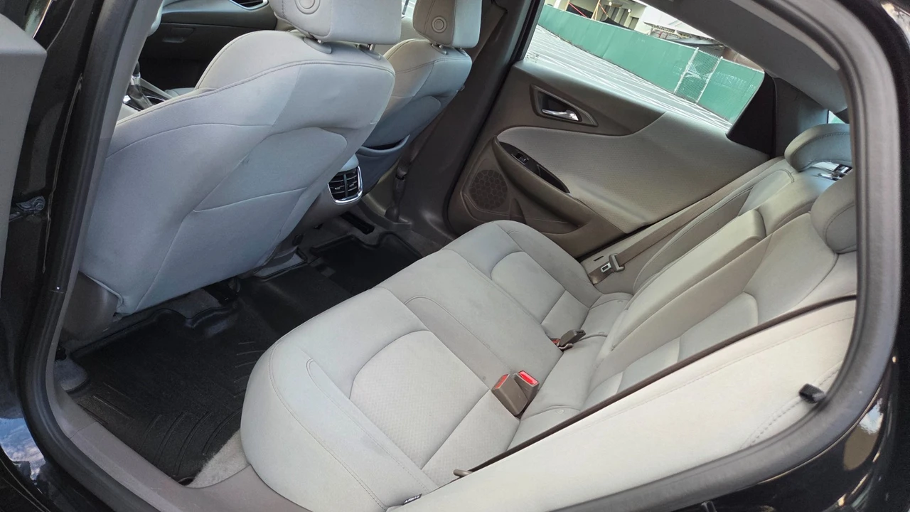 2025 Chevrolet Malibu - Image 15 of 21