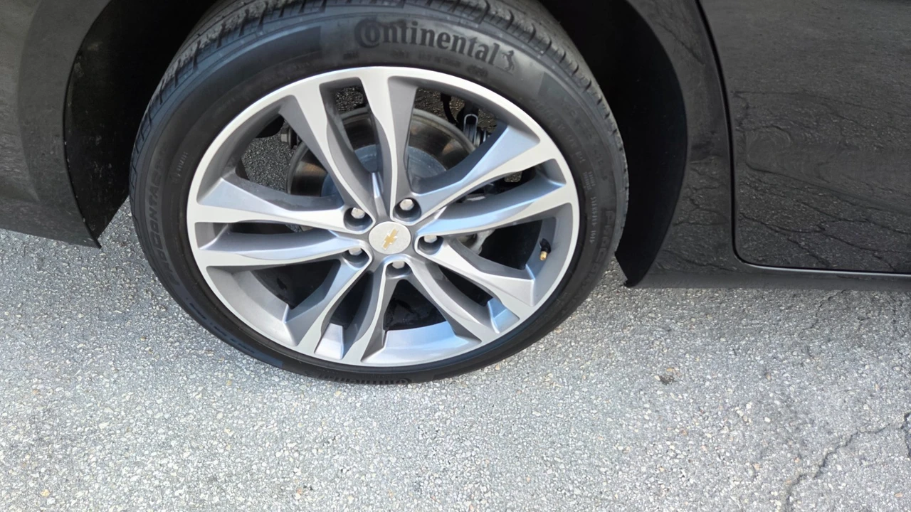 2025 Chevrolet Malibu - Image 9 of 21