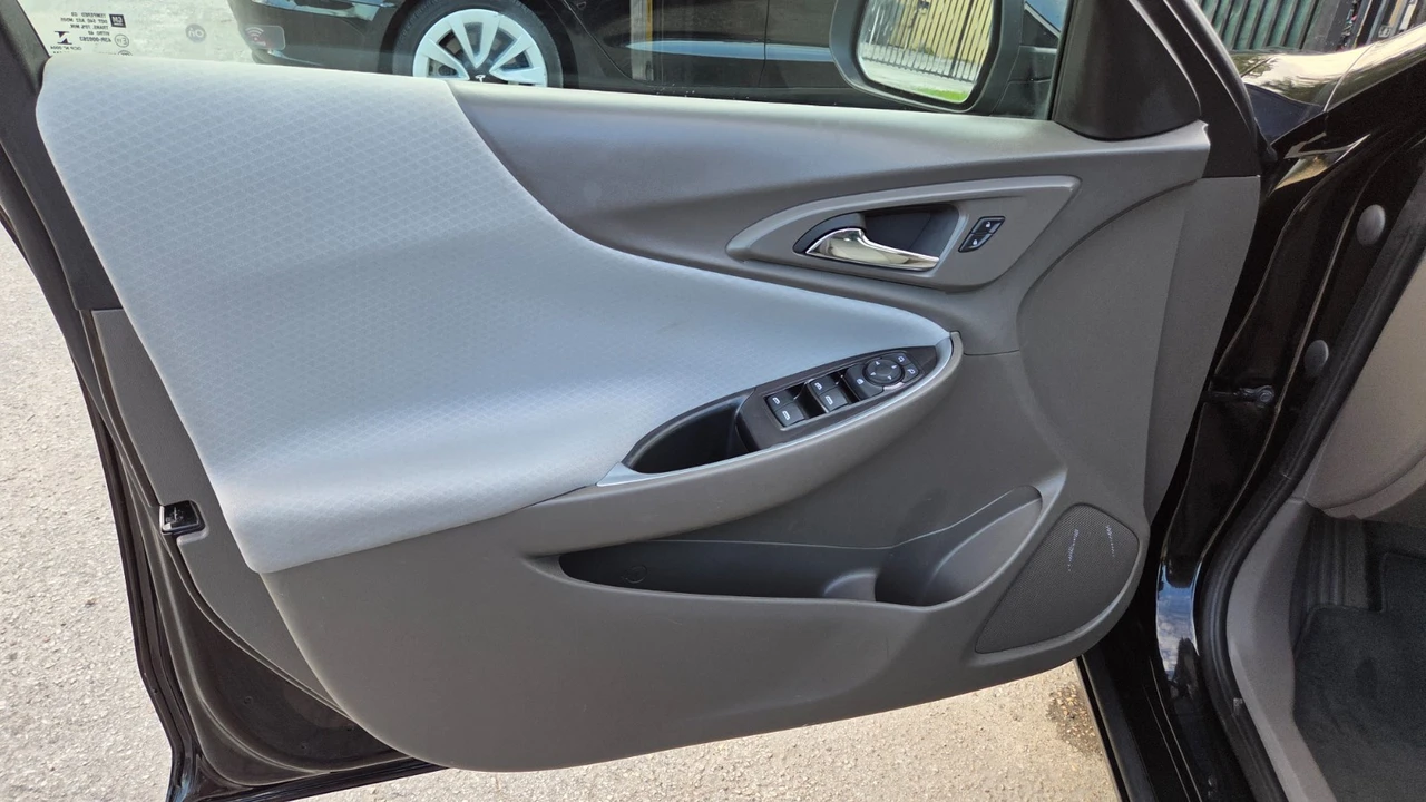 2025 Chevrolet Malibu - Image 17 of 21
