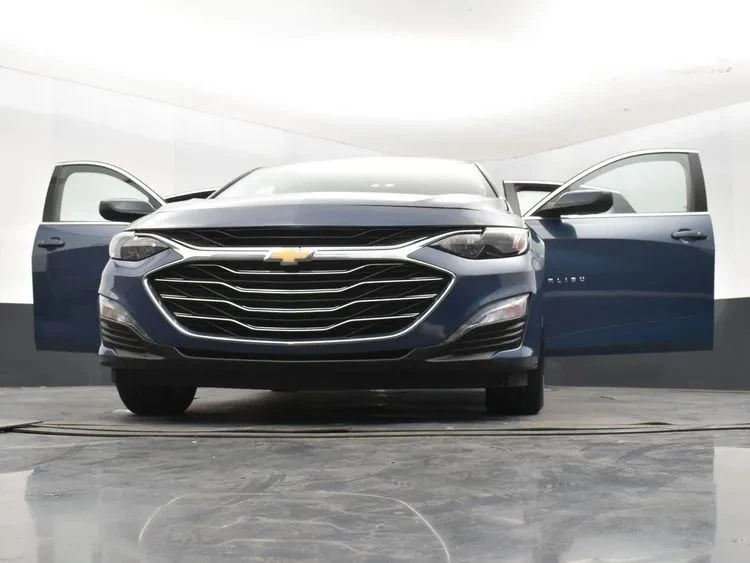 2025 Chevrolet Malibu - Image 10 of 12