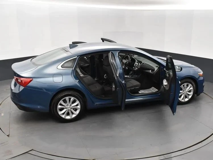 2025 Chevrolet Malibu - Image 5 of 12