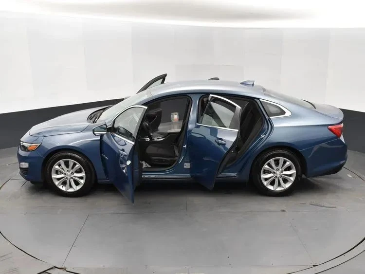 2025 Chevrolet Malibu - Image 6 of 12