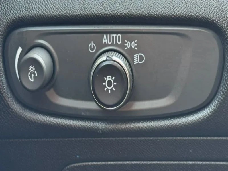 2025 Chevrolet Malibu - Image 8 of 12