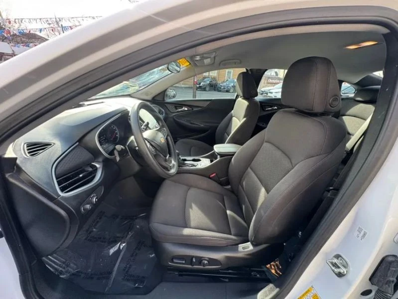 2025 Chevrolet Malibu - Image 9 of 12