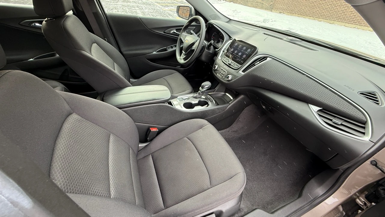 2025 Chevrolet Malibu - Image 11 of 21